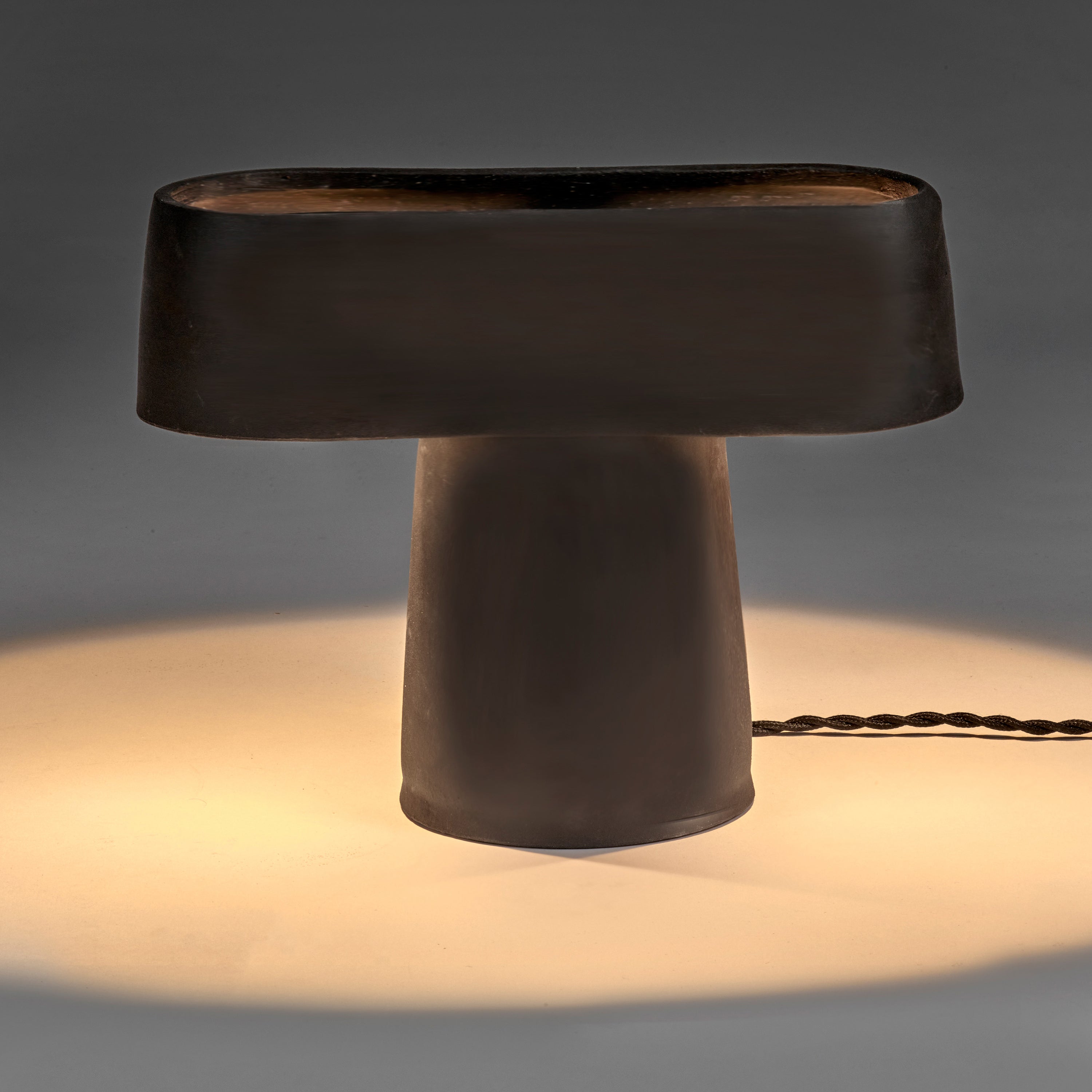 SERAX - Alex Gabriels - Romé Tafellamp - Zwart