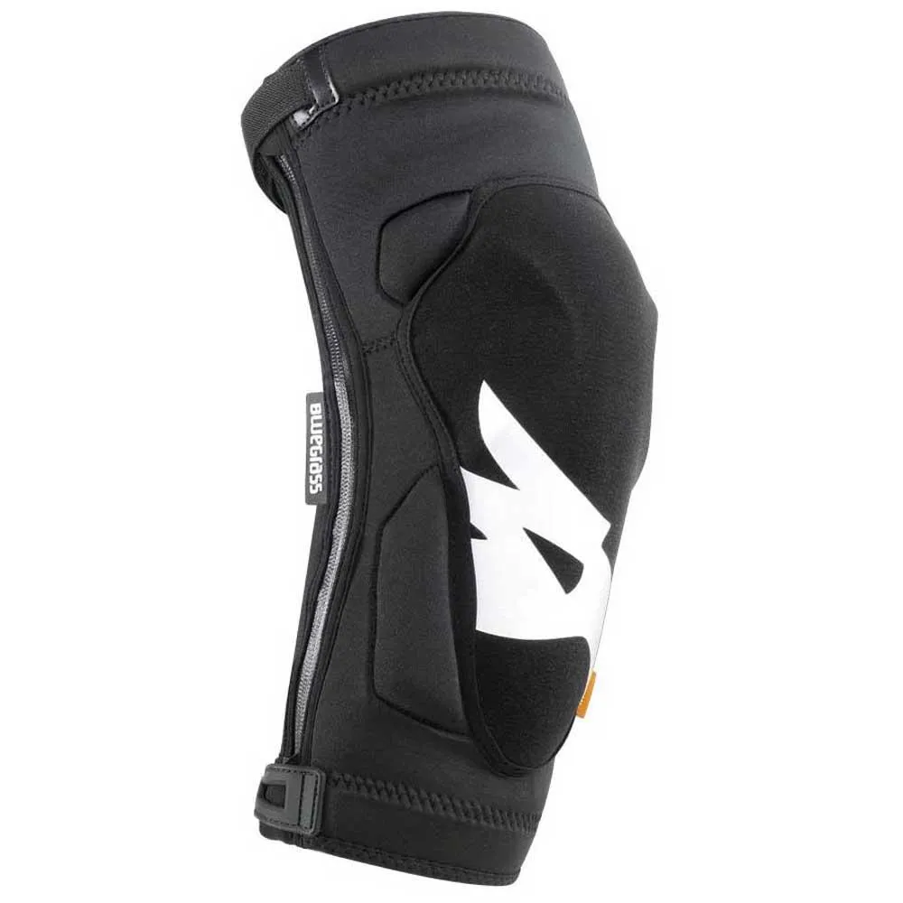 Bluegrass Solid D30 knee guards