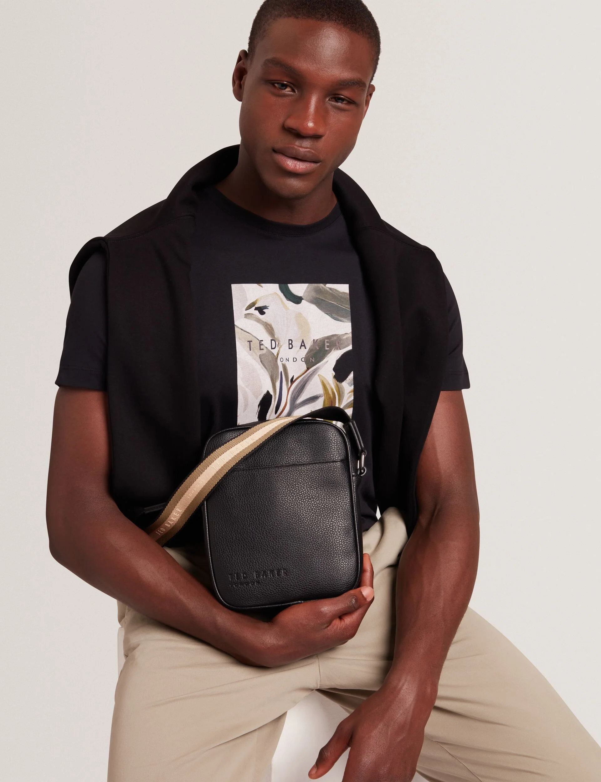 KIIAN | BLACK