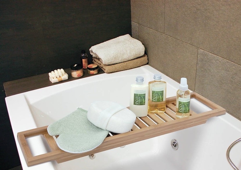 Półka łazienkowa na wannę Bamboo SPA 64 cm
