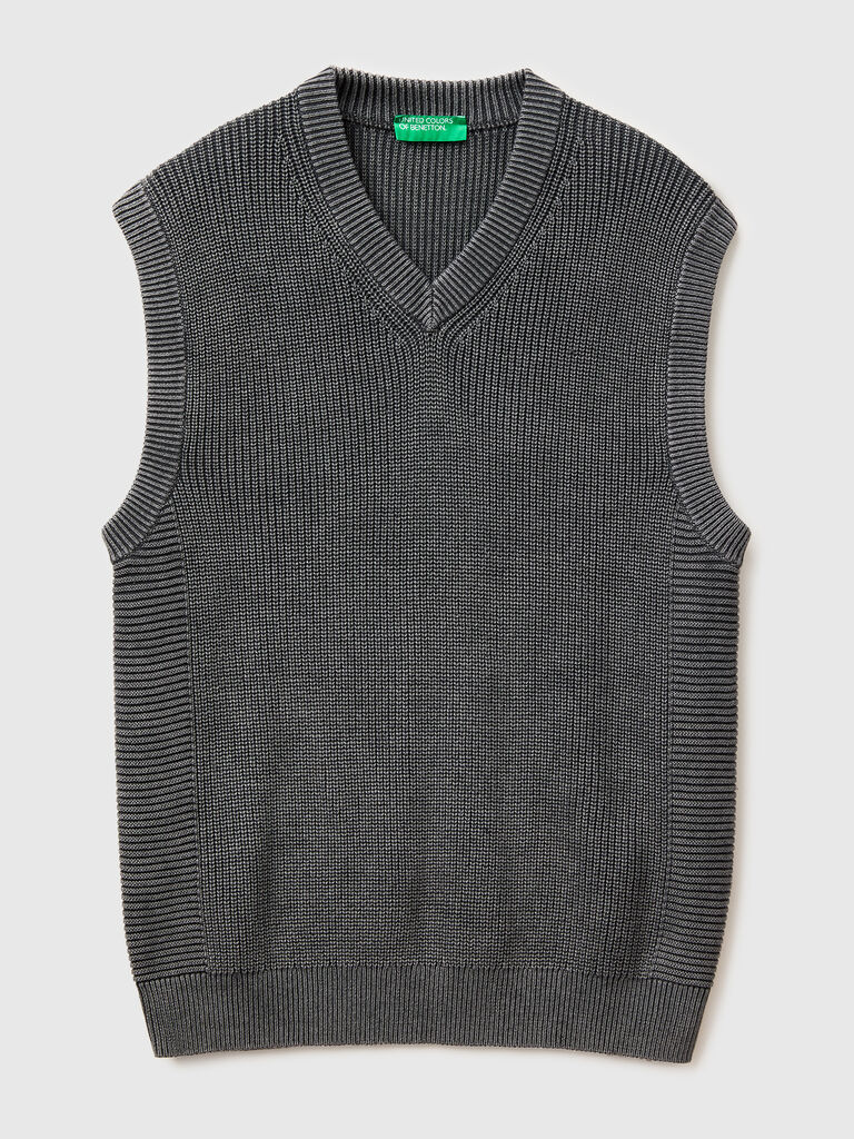 Stone washed regular fit vest