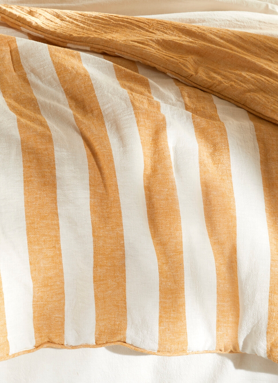 ÉDREDON MATELASSÉ EN MÉTIS COTON ET LIN CAFÉ MOUTARDE