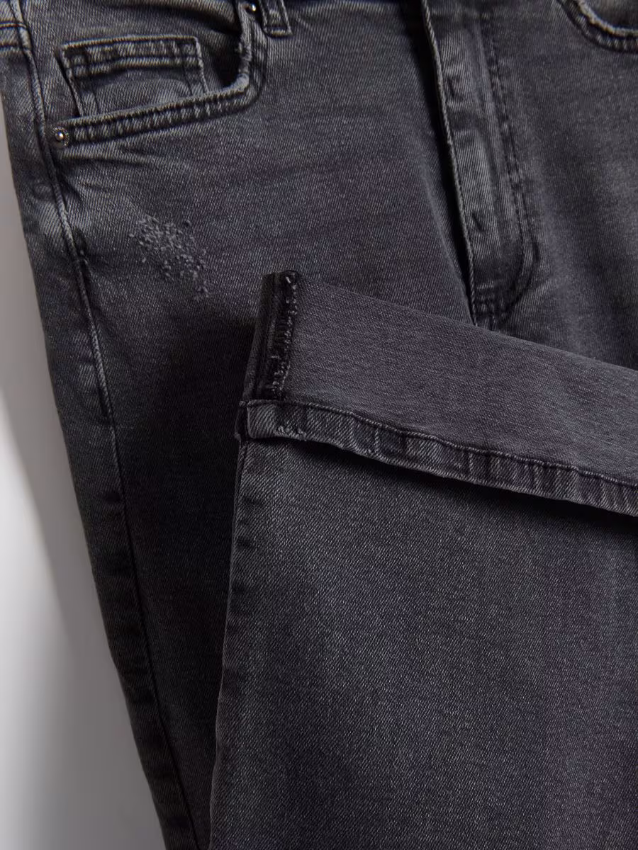 Straight Jeans
