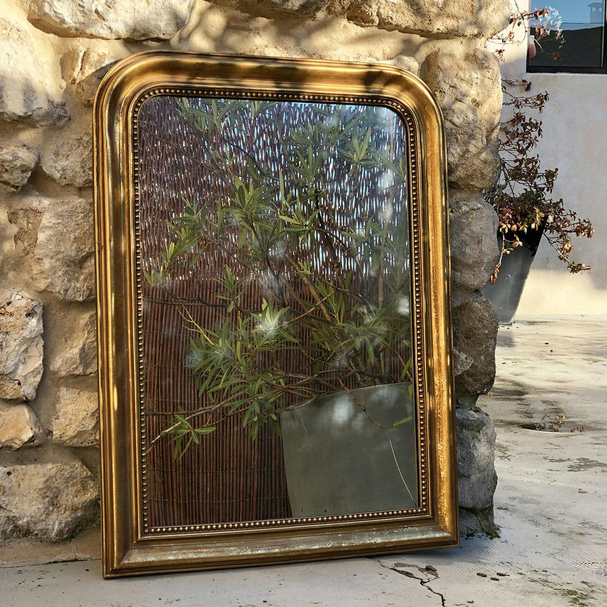 MANDERLEY - Miroir trumeau doré en polyrésine 58,5 x 78 cm