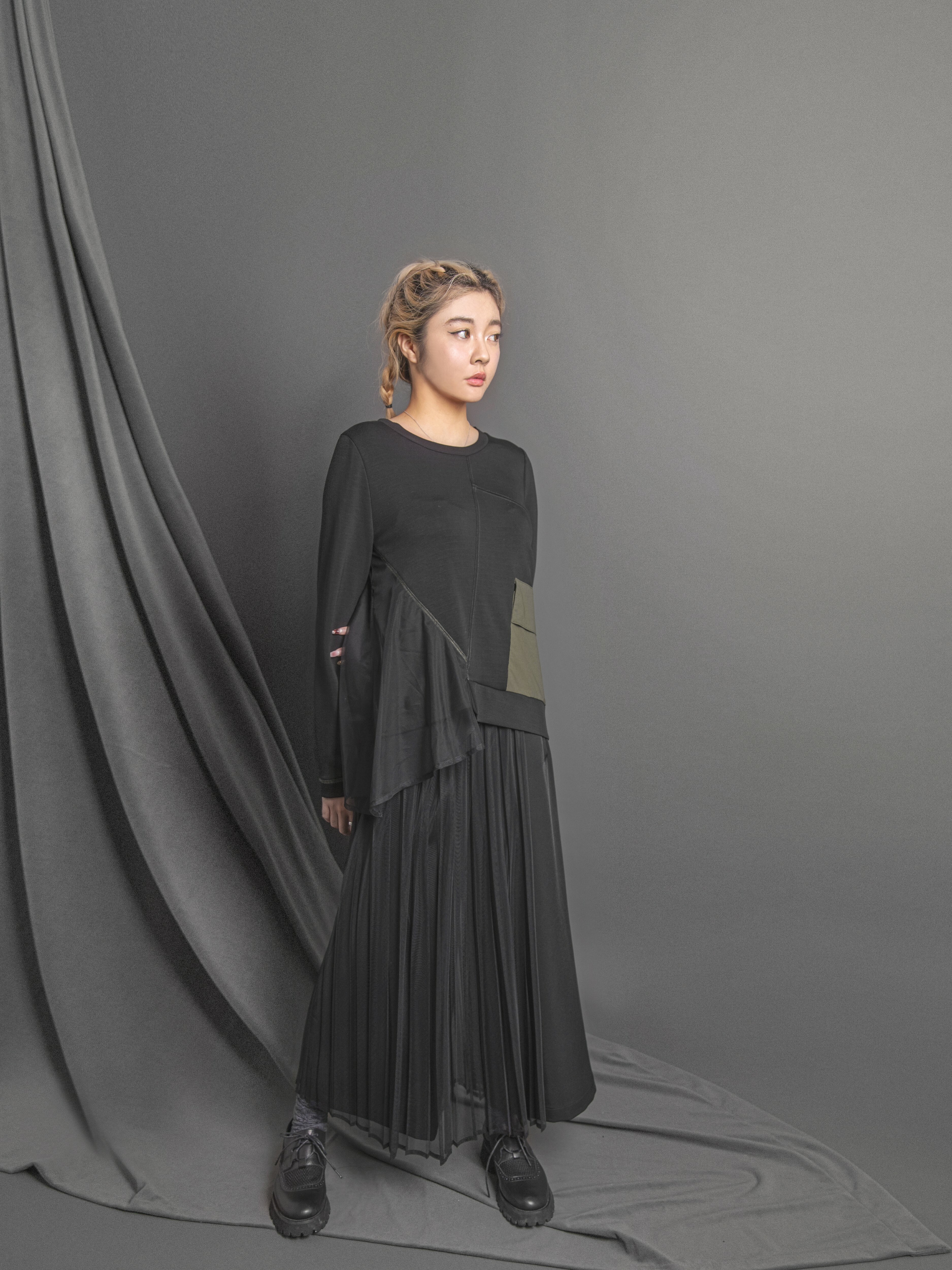 Pants with pleated mesh detail - 162D