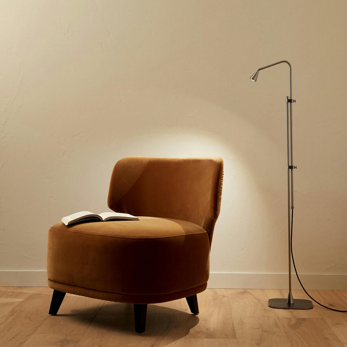 Liseuse nickel satiné, orientable, Roslyn