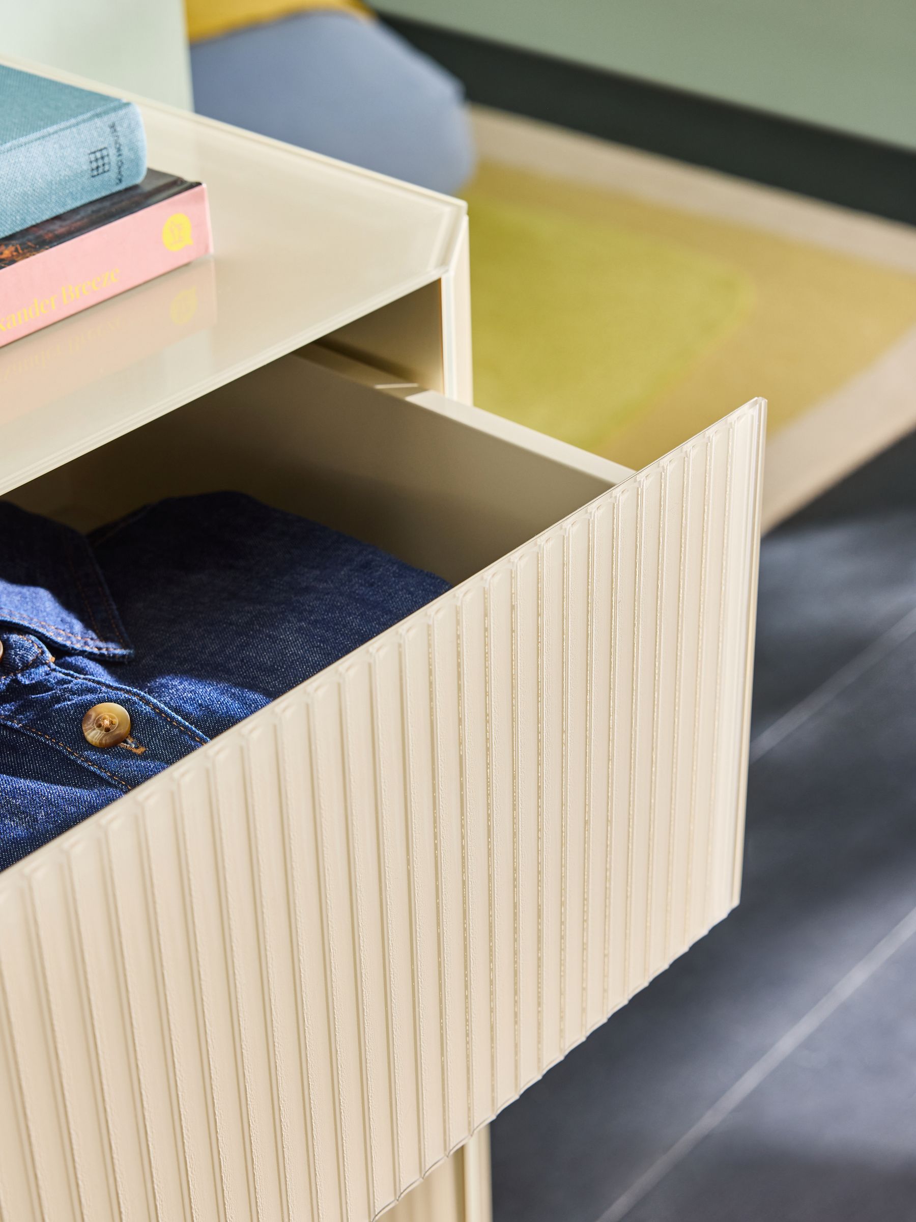 Eleni 5 Drawer Chest of Drawers in Ecru White Glass