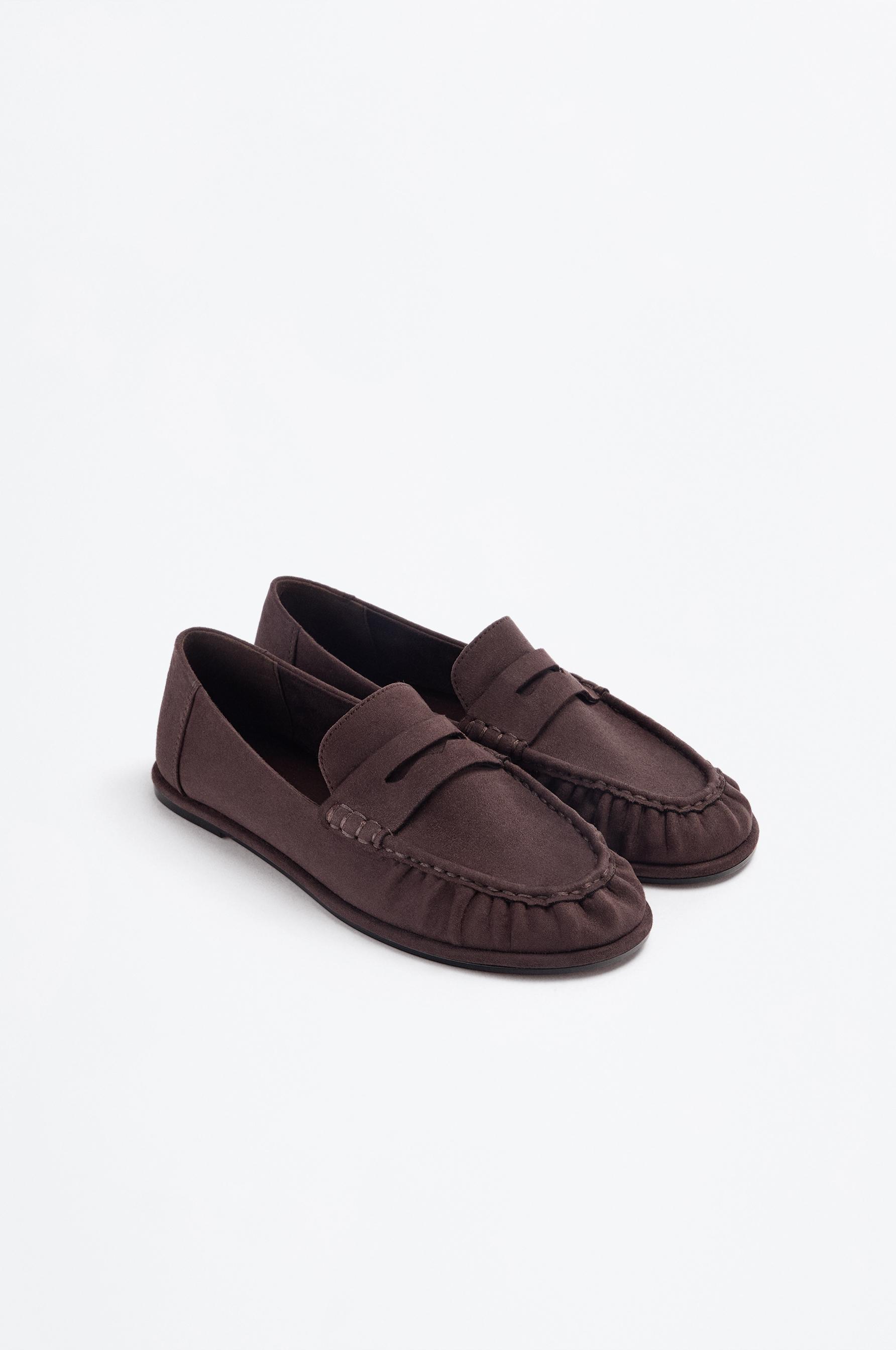 Mocasín fruncido efecto ante