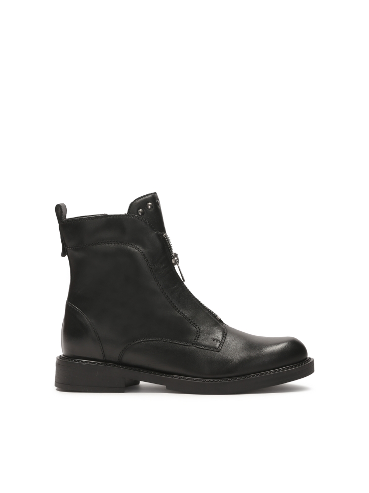 Comfortable black boots with zipper upper