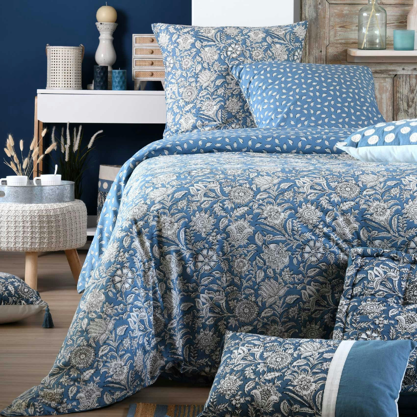 - Parure de couette aux impressions fleuries coton bleu 240x220 cm