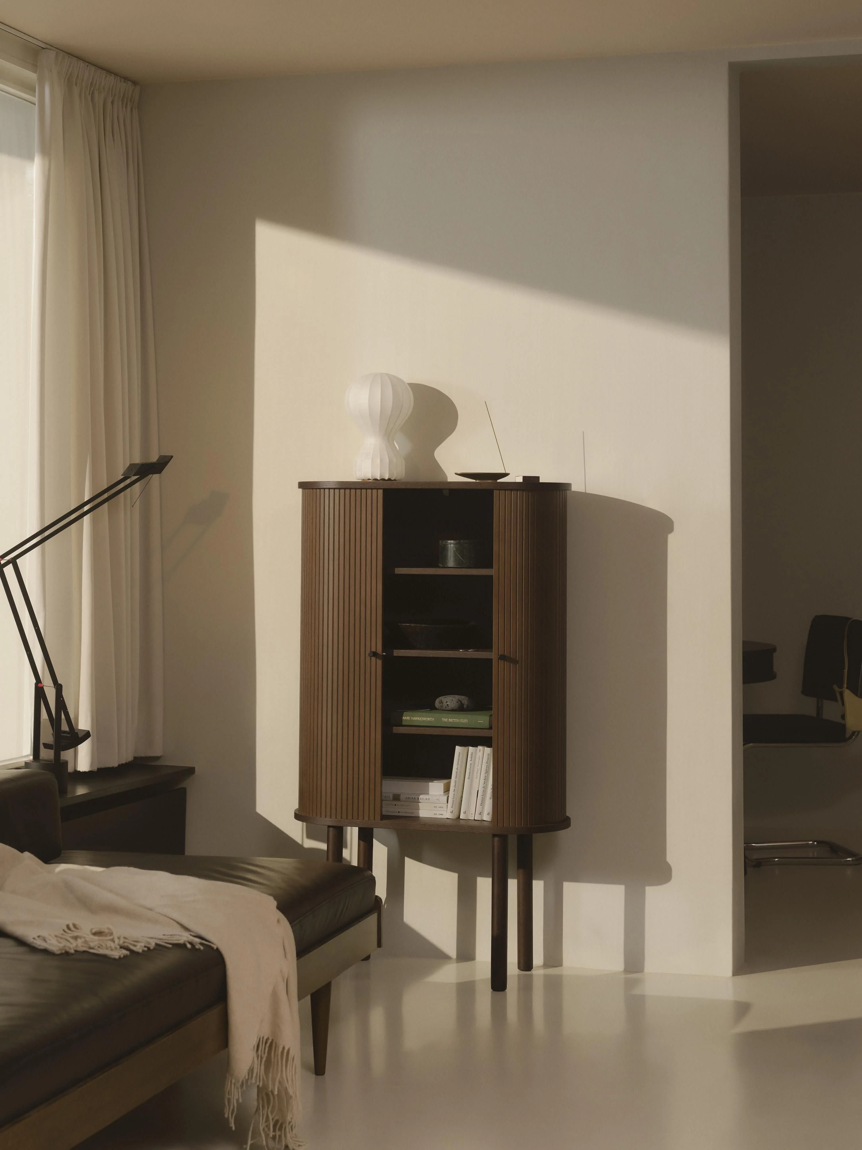 Highboard Calary mit geriffelter Front