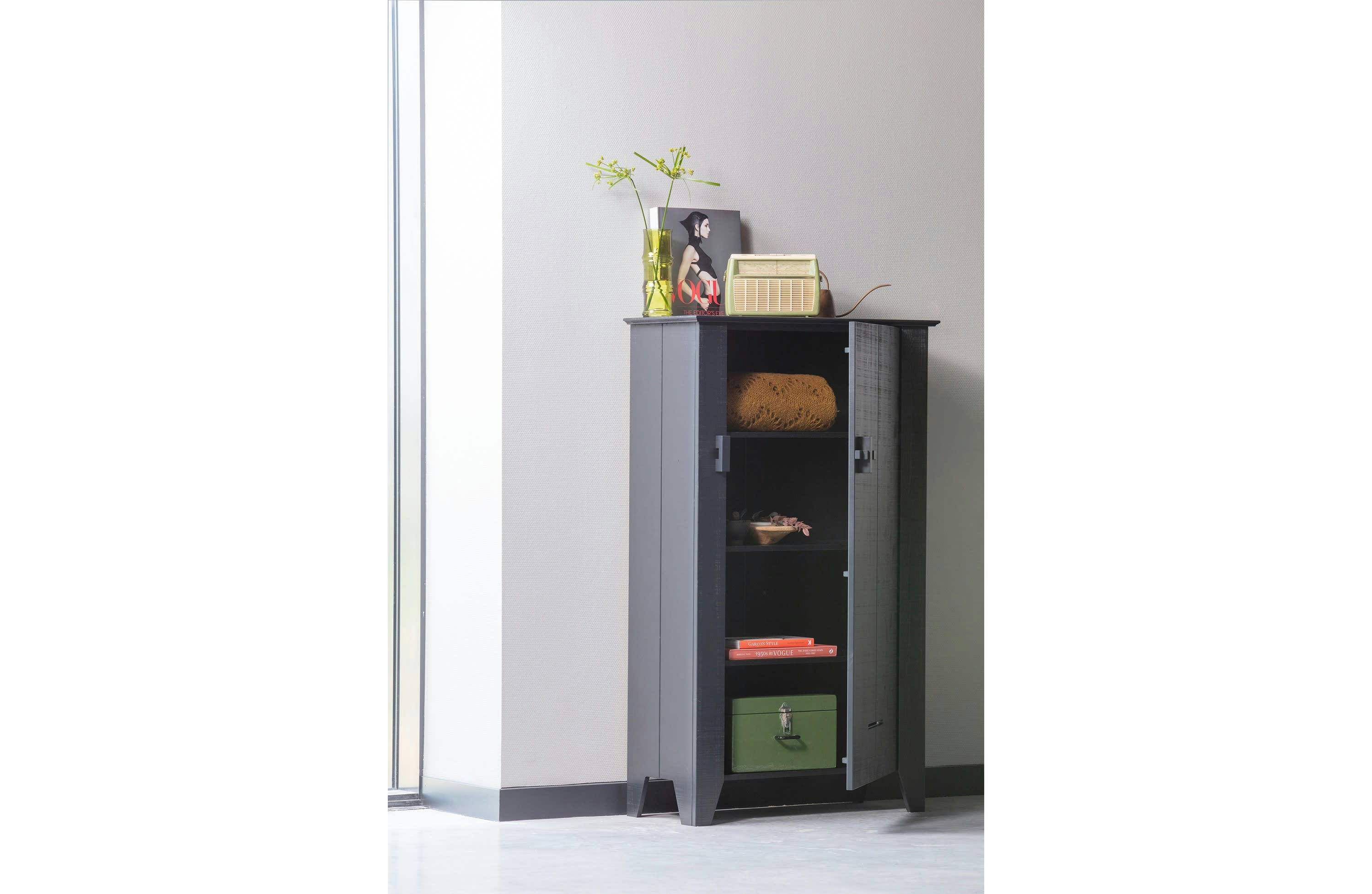 GIJS - Armoire en bois noir