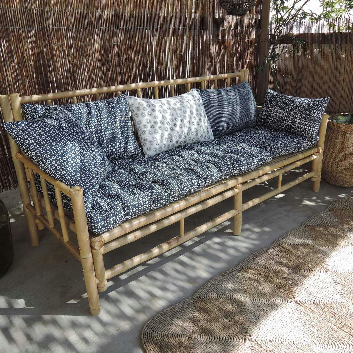 TESSA - Matelas de sol en coton imprimé block print blanc sur fond bleu