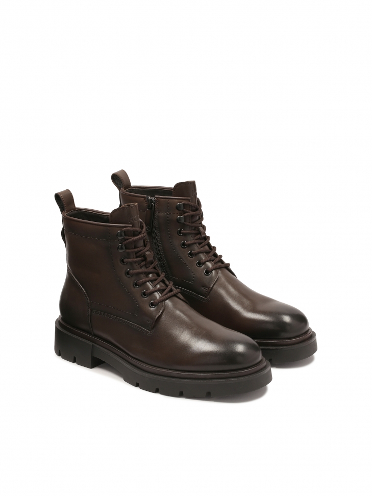 Tiered men's boots in brown color