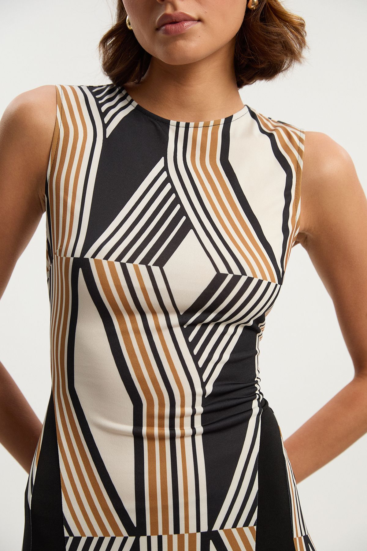 KarenMillen Geo Print Crepe Pleated Maxi Dress