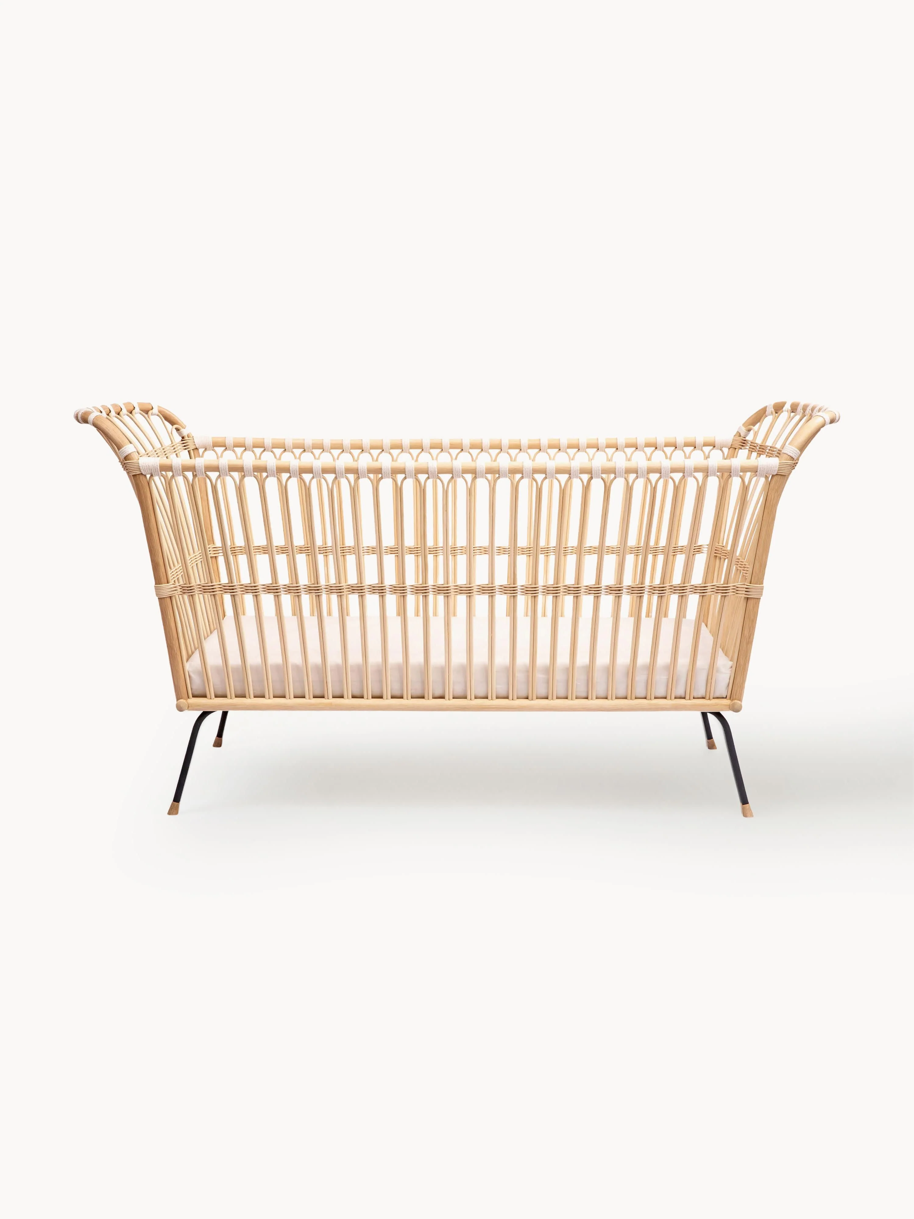 Handgefertigtes Babybett Frederick aus Rattan