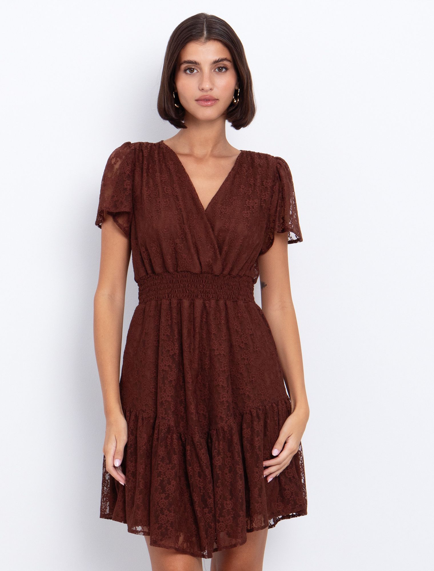 Κρουαζέ φόρεμα από δαντέλα