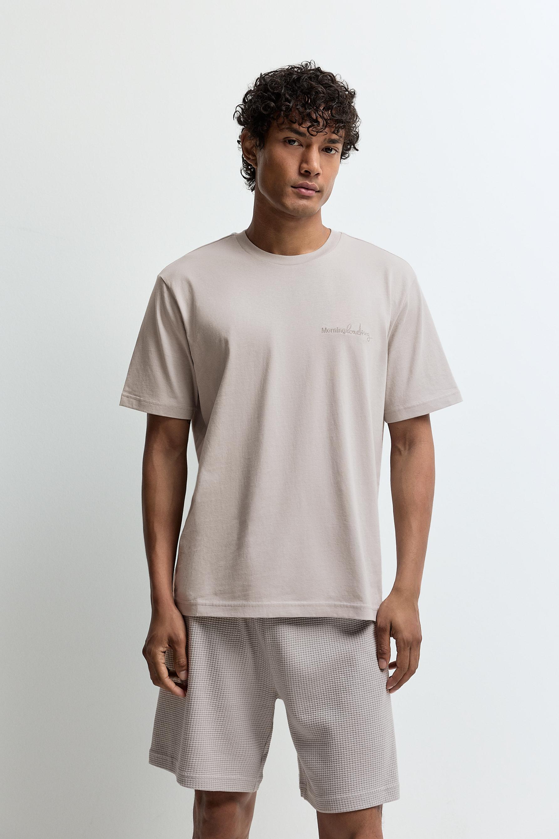 Pijama corto bordado
