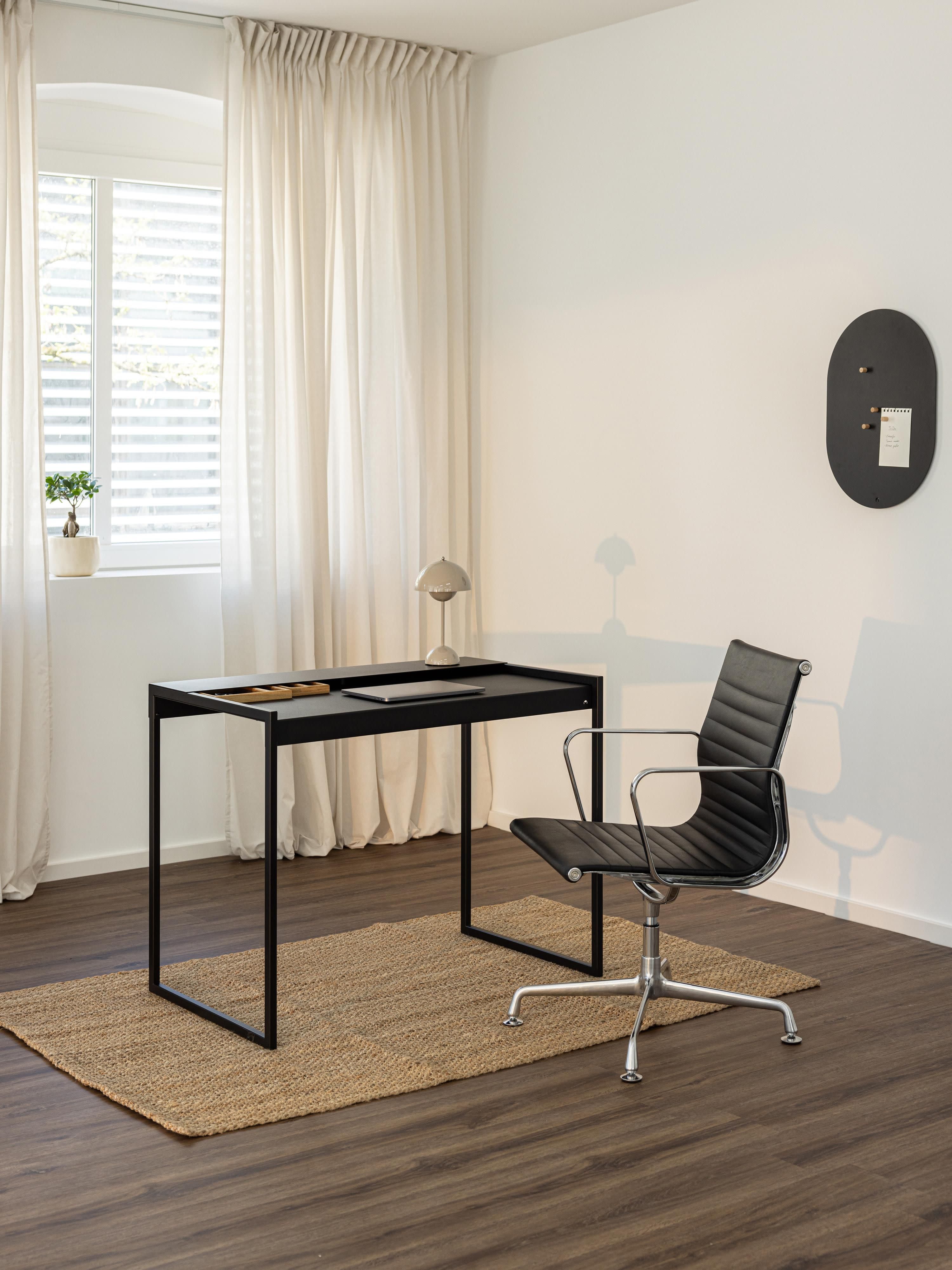 Handgefertigter Metall-Schreibtisch Donna