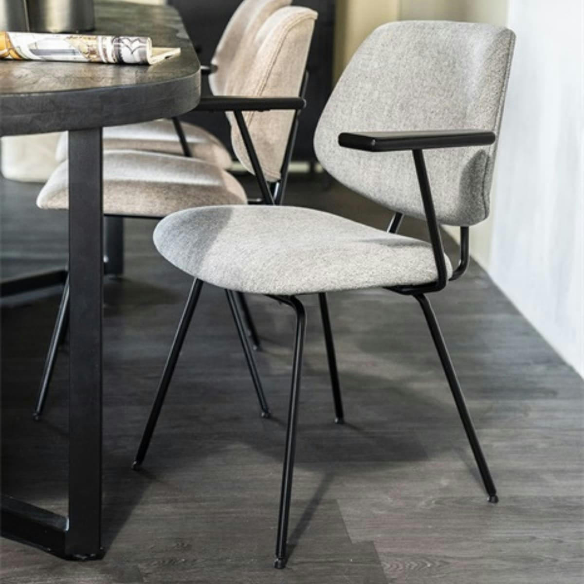 EDITE - Chaise moderne avec accoudoirs en tissu gris