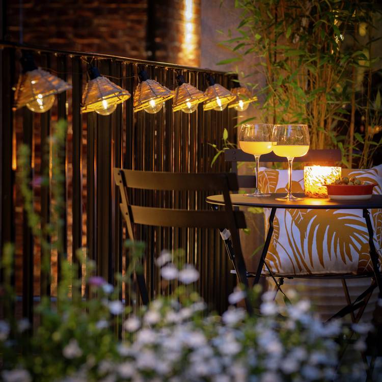 Habitat 6 Warm White Rattan Effect Solar String Light