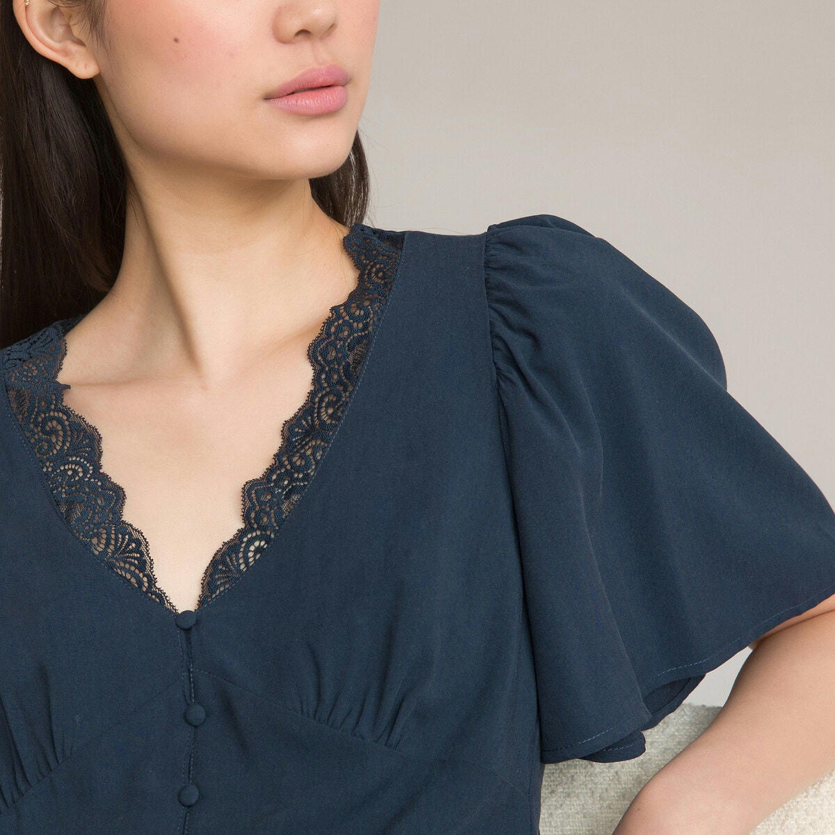 Chemise col v, manches courtes