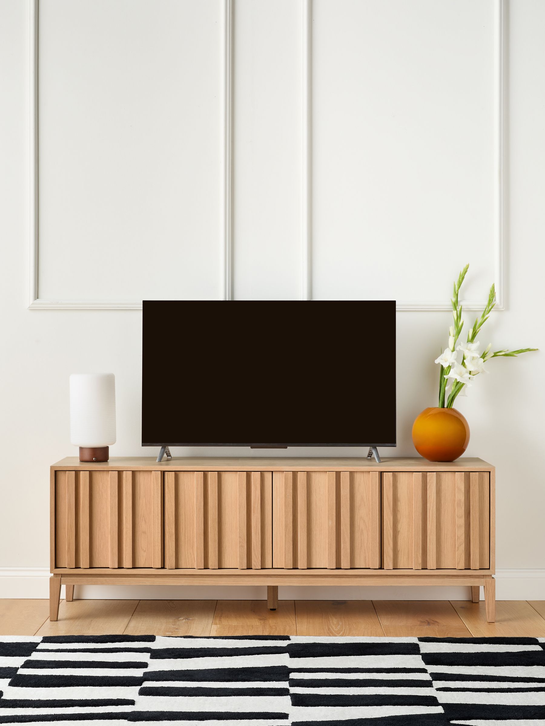 Oak Belgrave Wide TV Unit