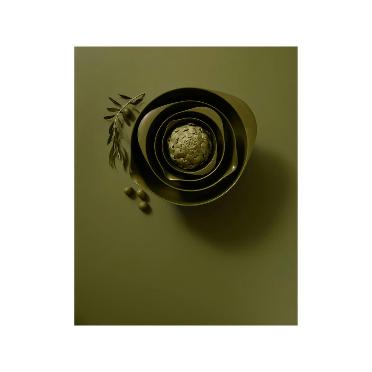 MARGRETHE - Saladier en plastique vert olive