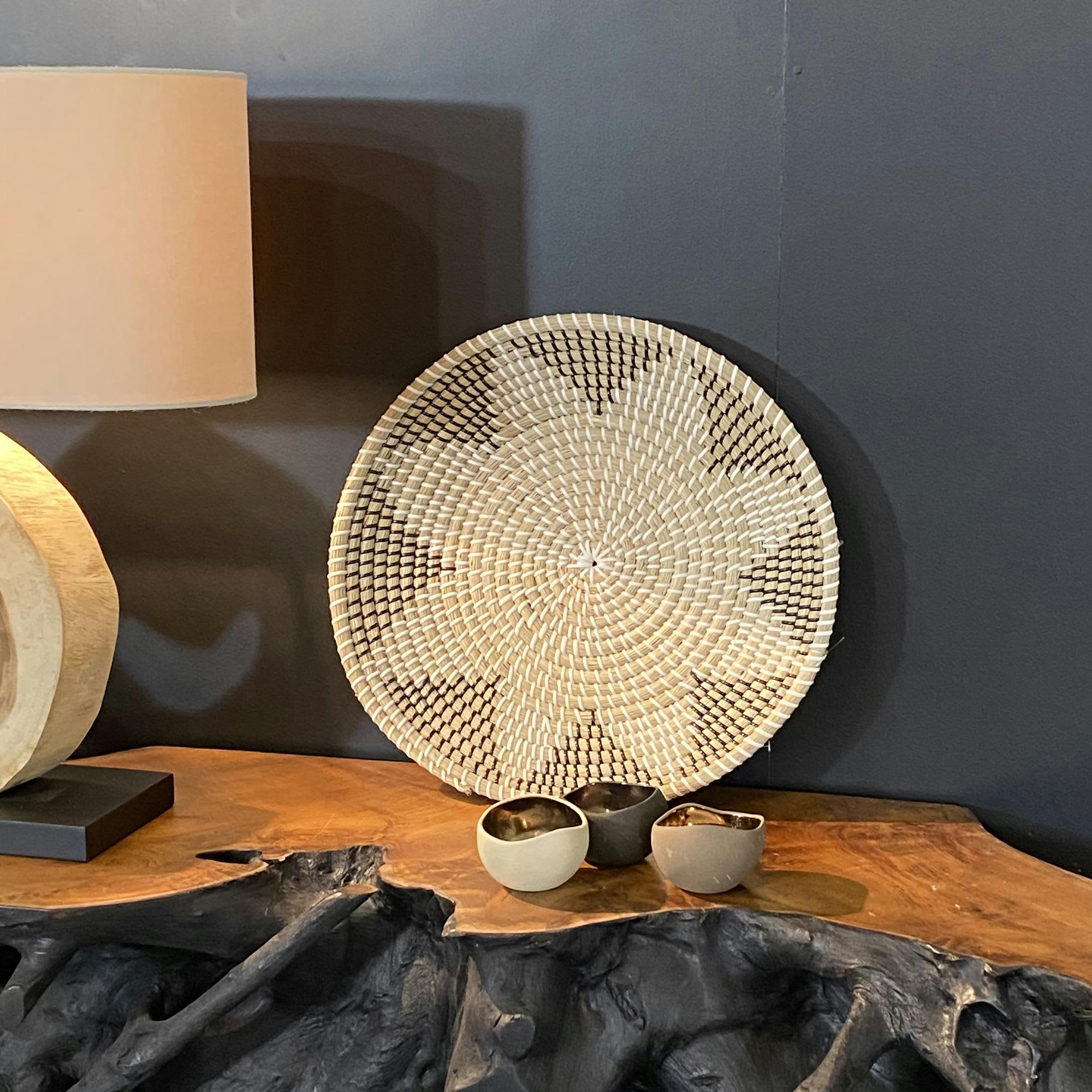 HANOI - Coupe décorative en jonc de mer noir et écru Ø40cm