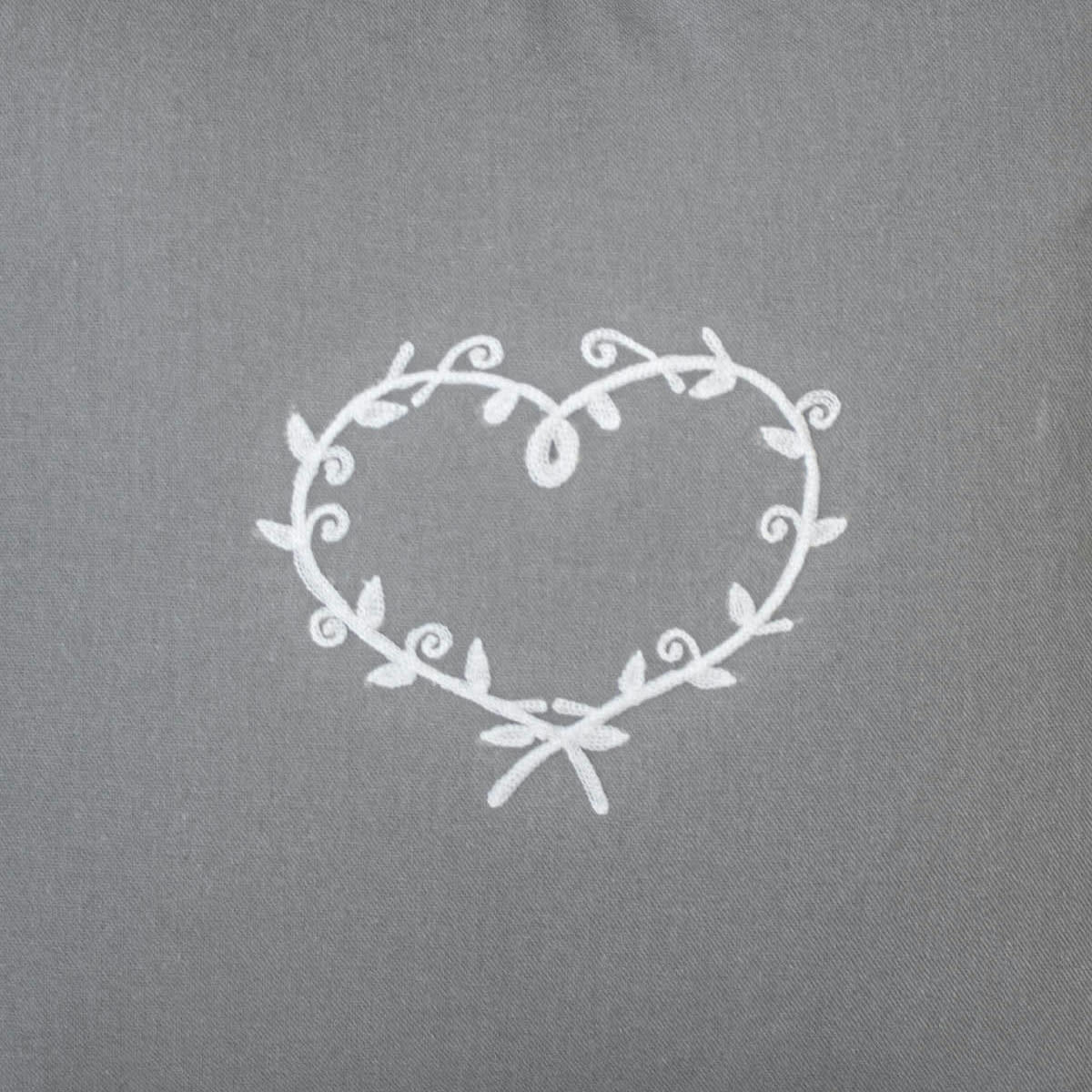 - Coussin gris montagne avec coeur brodé - 40x40cm - Polyester - Gris