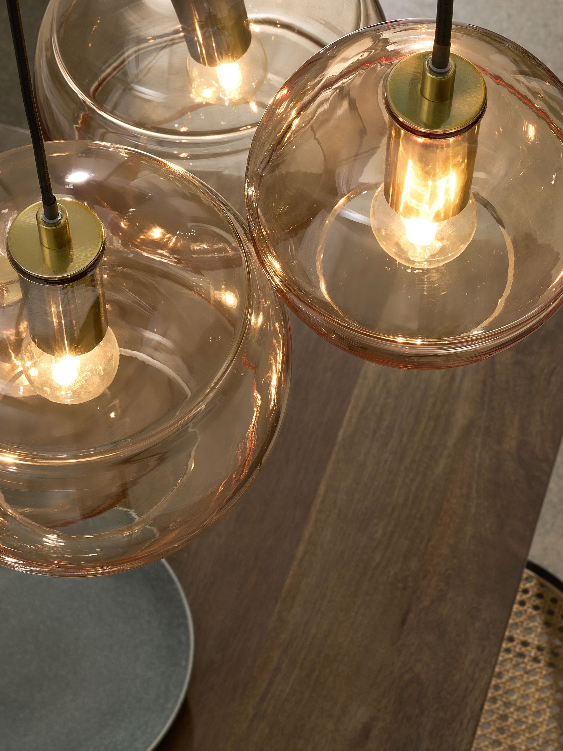 Mika 5 Cluster Light in Black/Champagne
