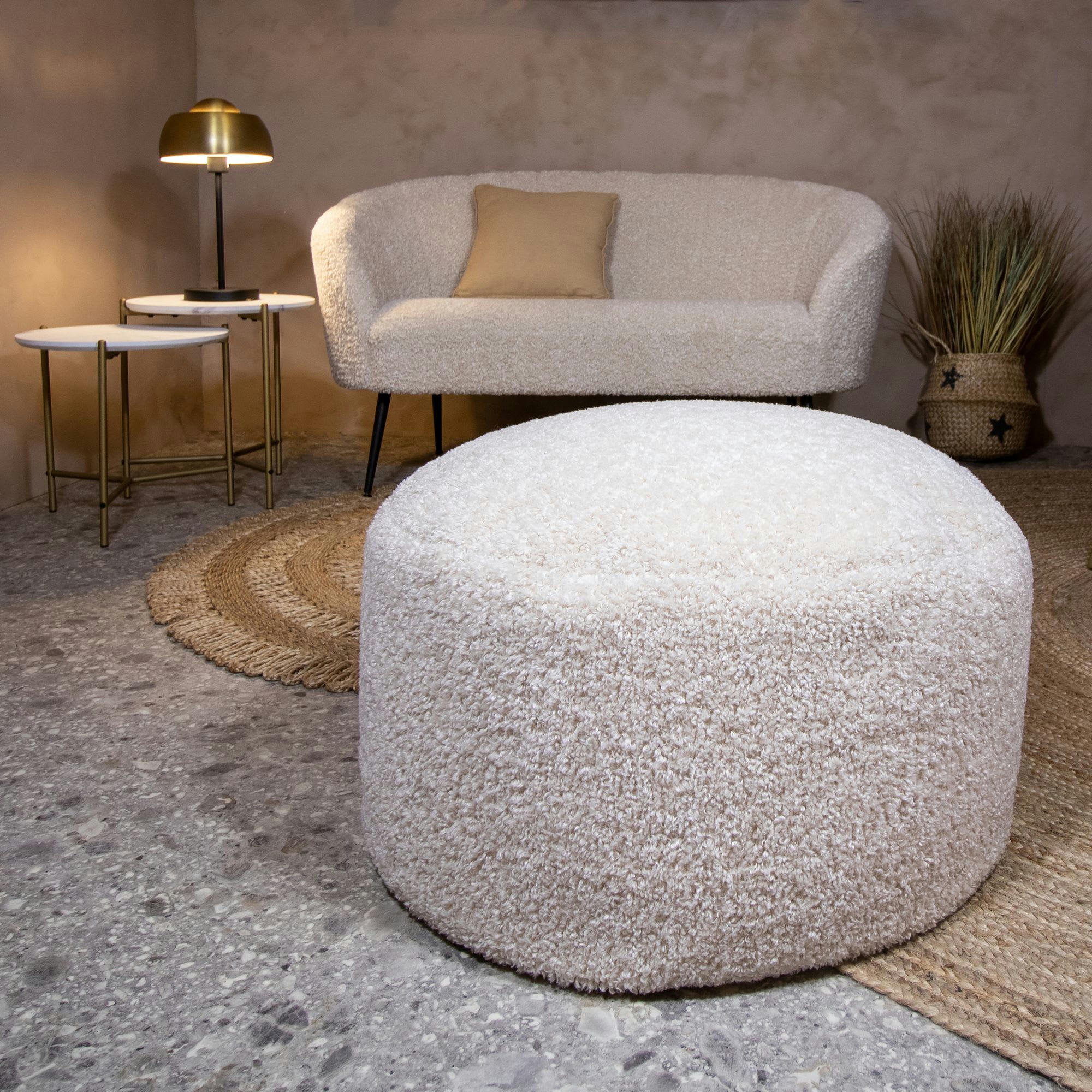 LAMA - Pouf rond effet fourrure bouclette beige