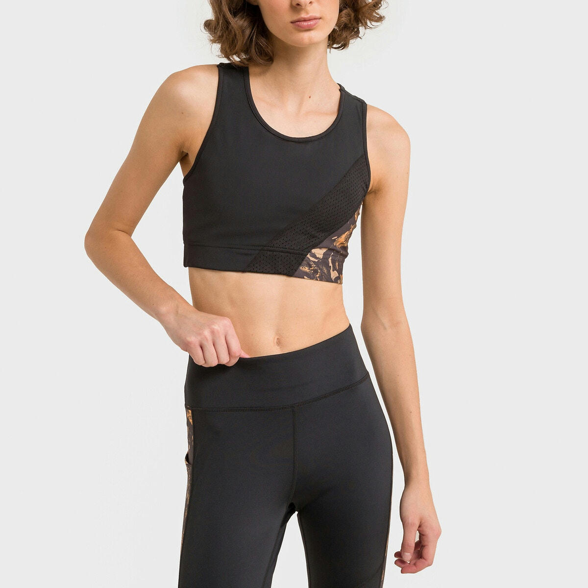 Brassière de sport, Enid