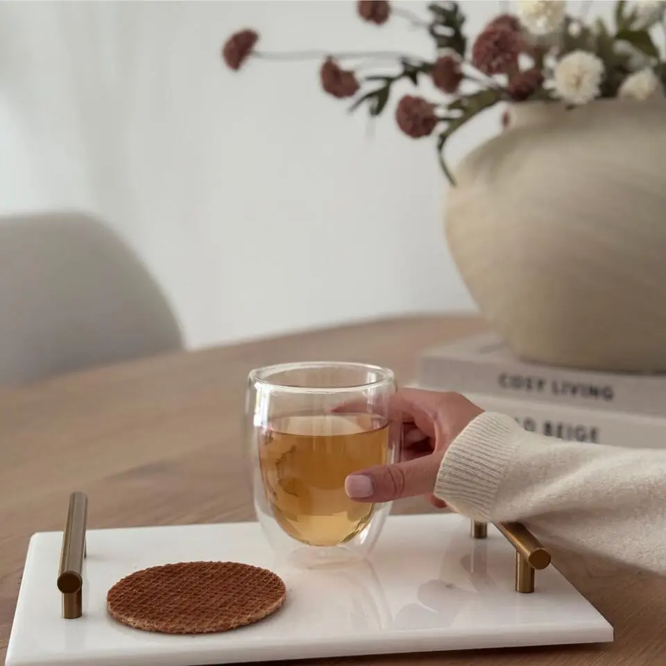 QUVIO Dienblad met gouden hendels - Marmer - Wit