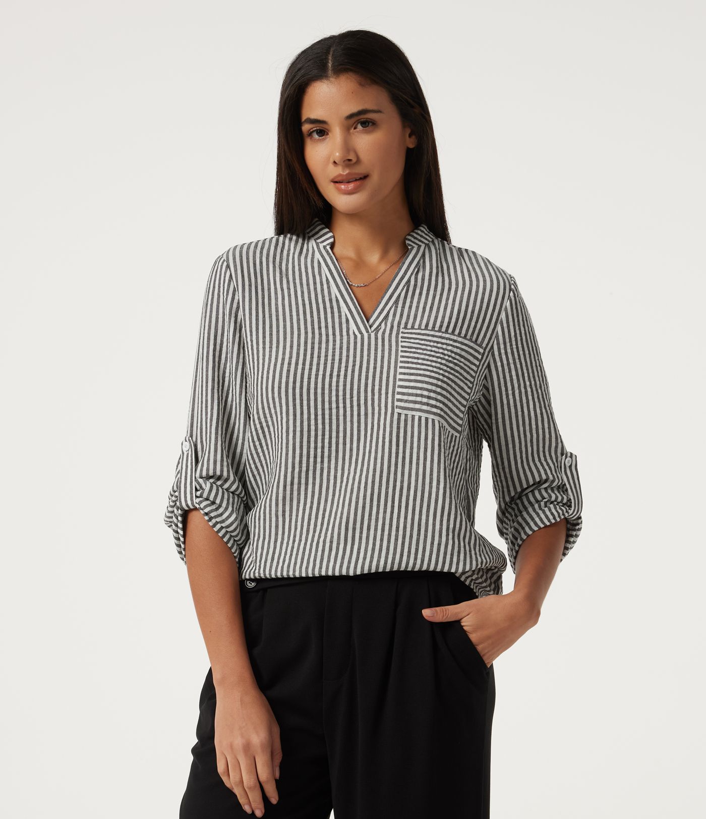 Blouse de bureau effet lin rayée à encolure en V, manches longues et poche poitrine