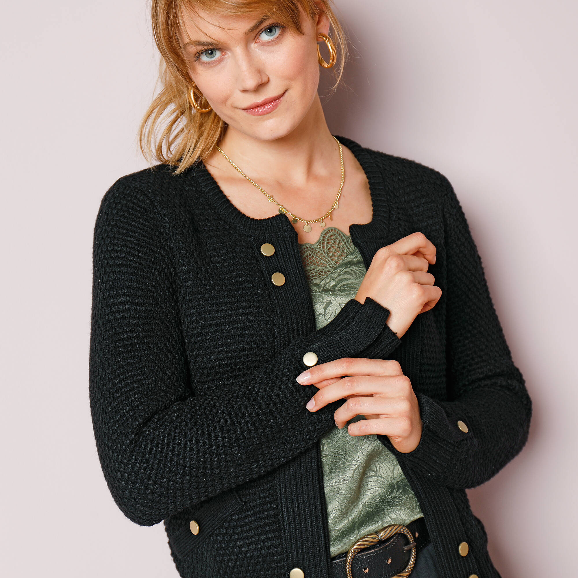 Gilet maille fantaisie boutons dorés vieillis