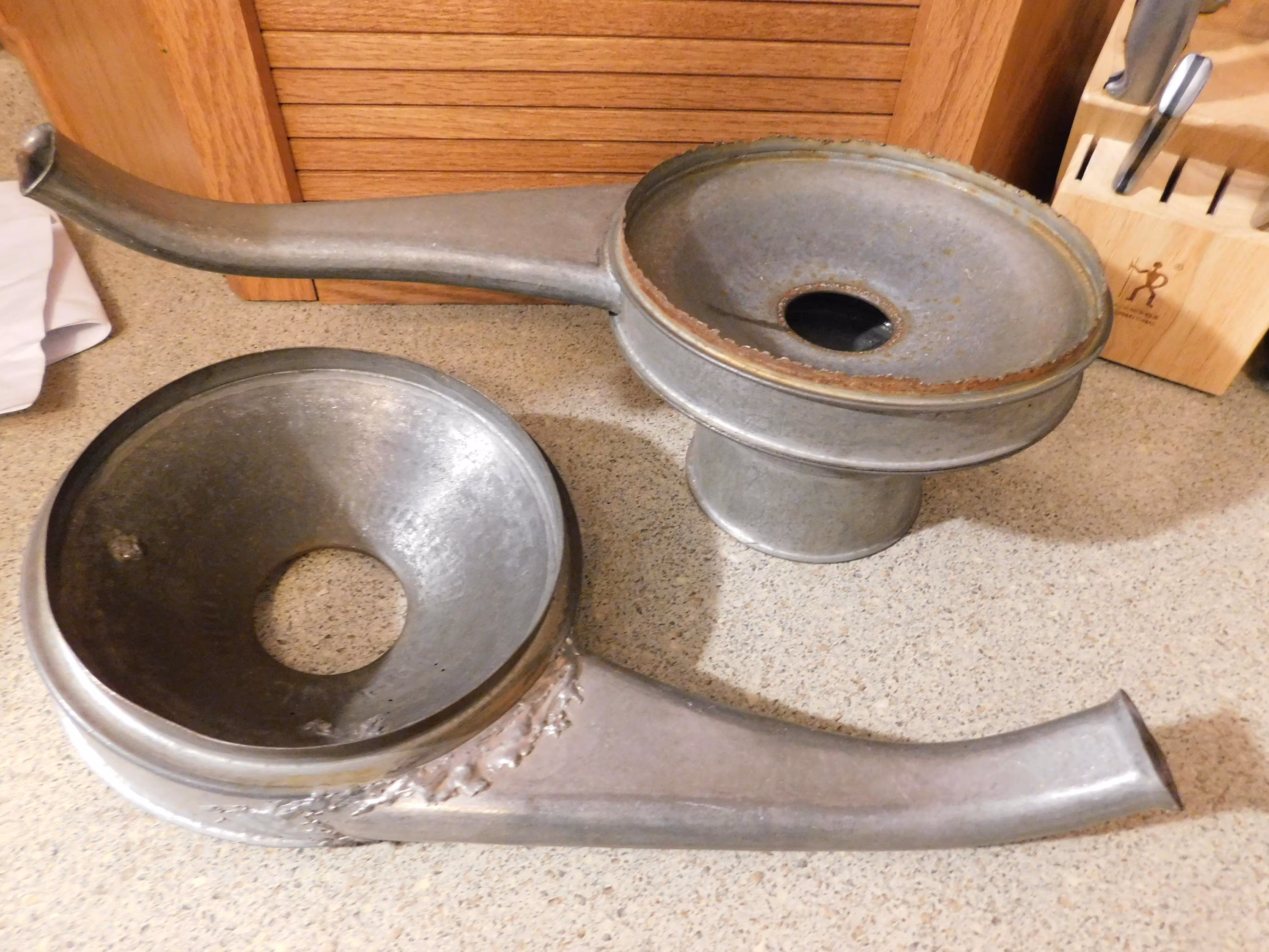 26-1037 Antique Delaval Cream Separator Farm Milk Drain Bowl Spouts Metal Parts