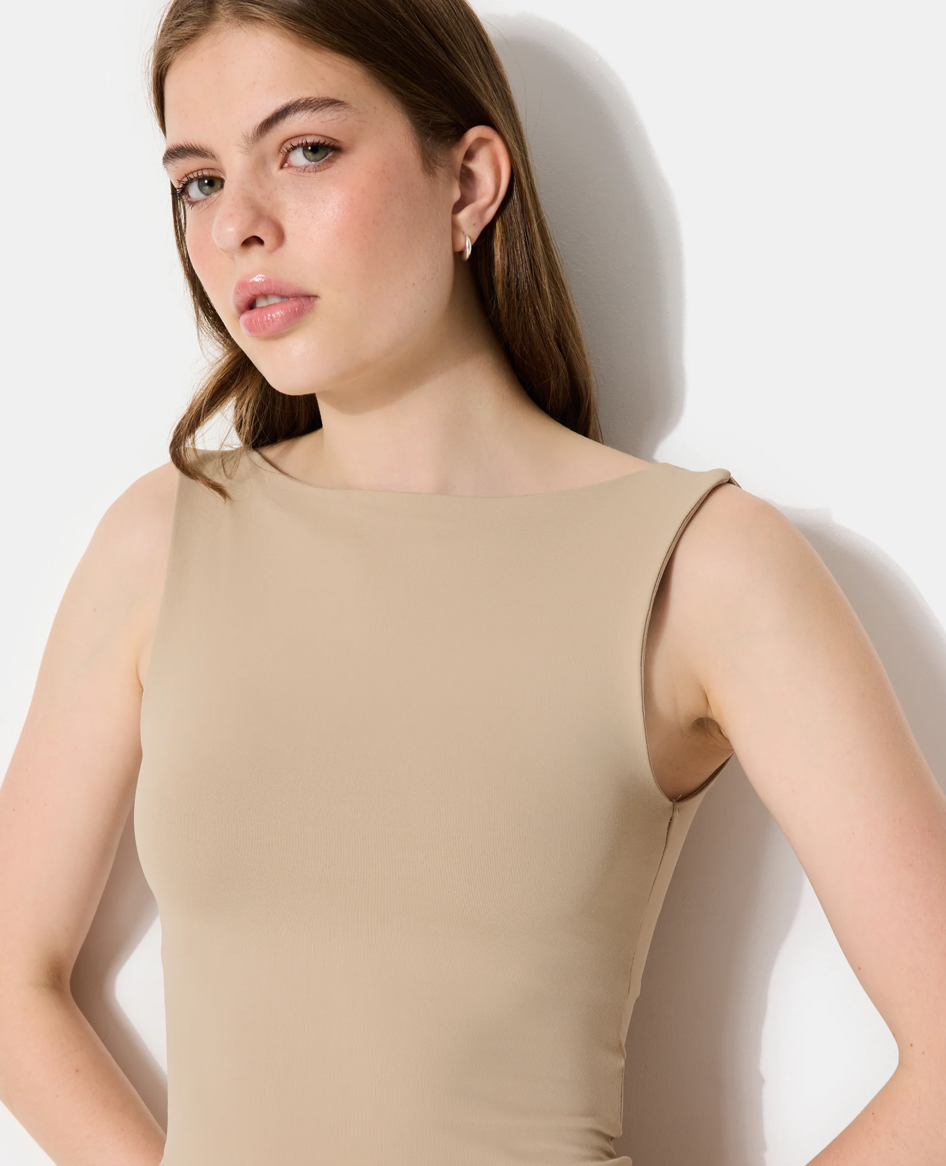 Débardeur encolure bateau dos dégagé