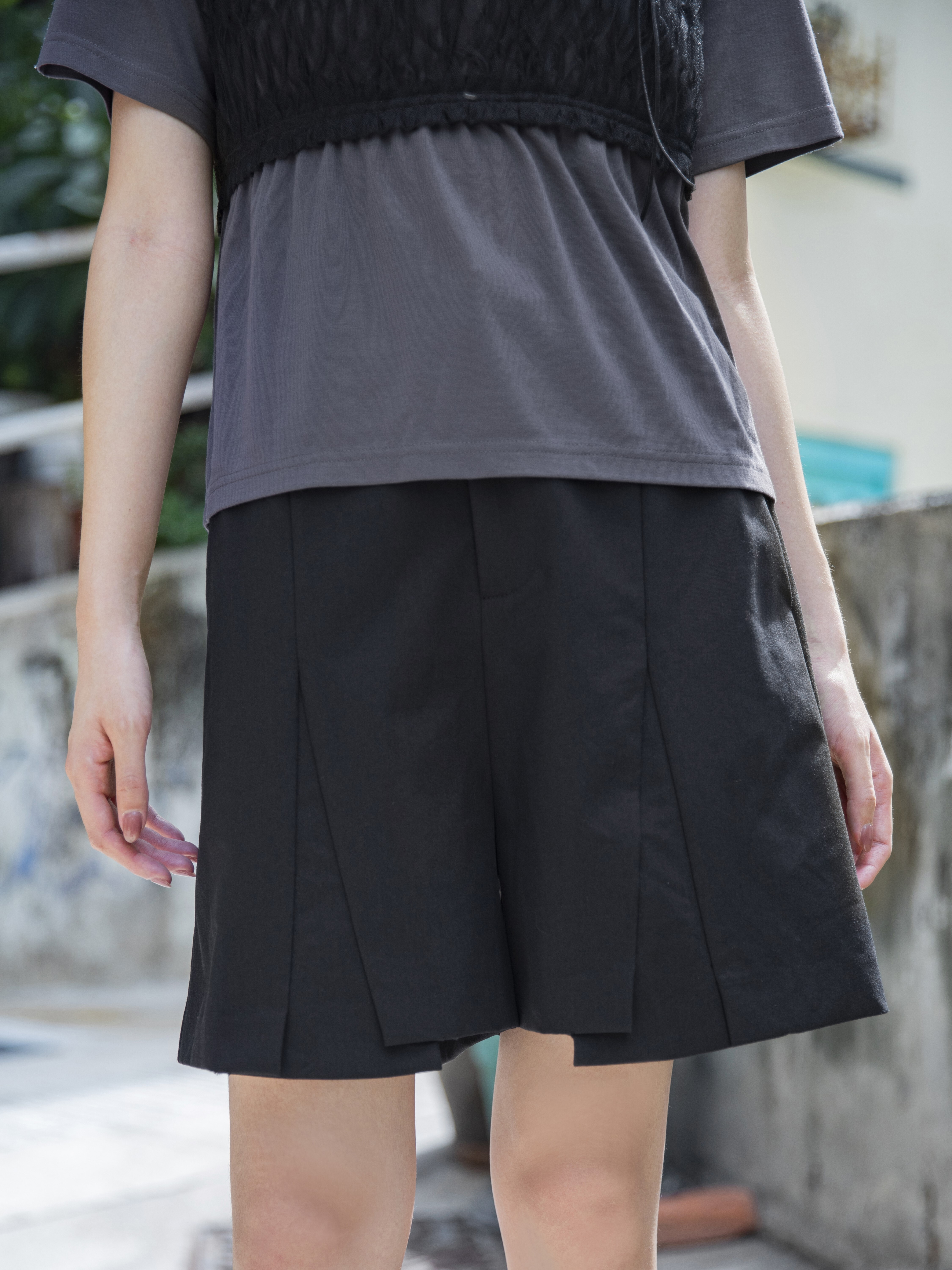 Pleats Layered Detail Shorts - 25WDB282D