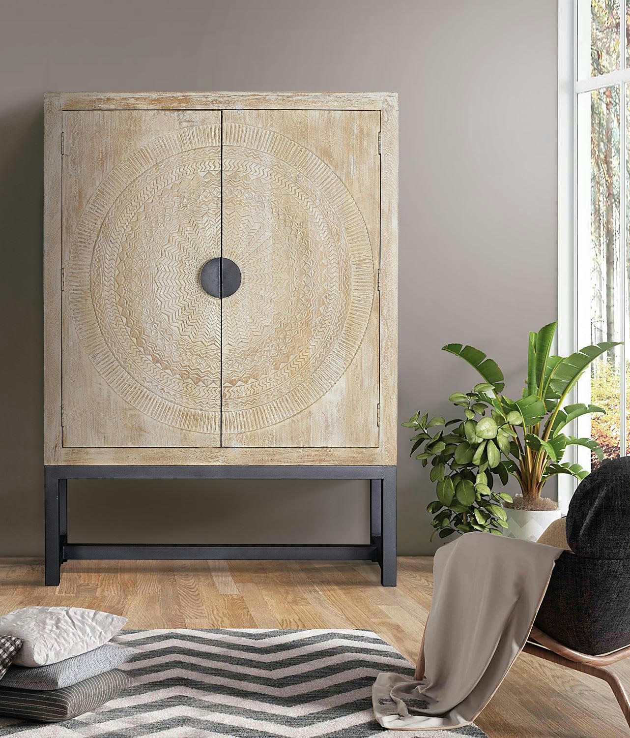 - Armoire en manguier et pieds en métal blanc vieilli