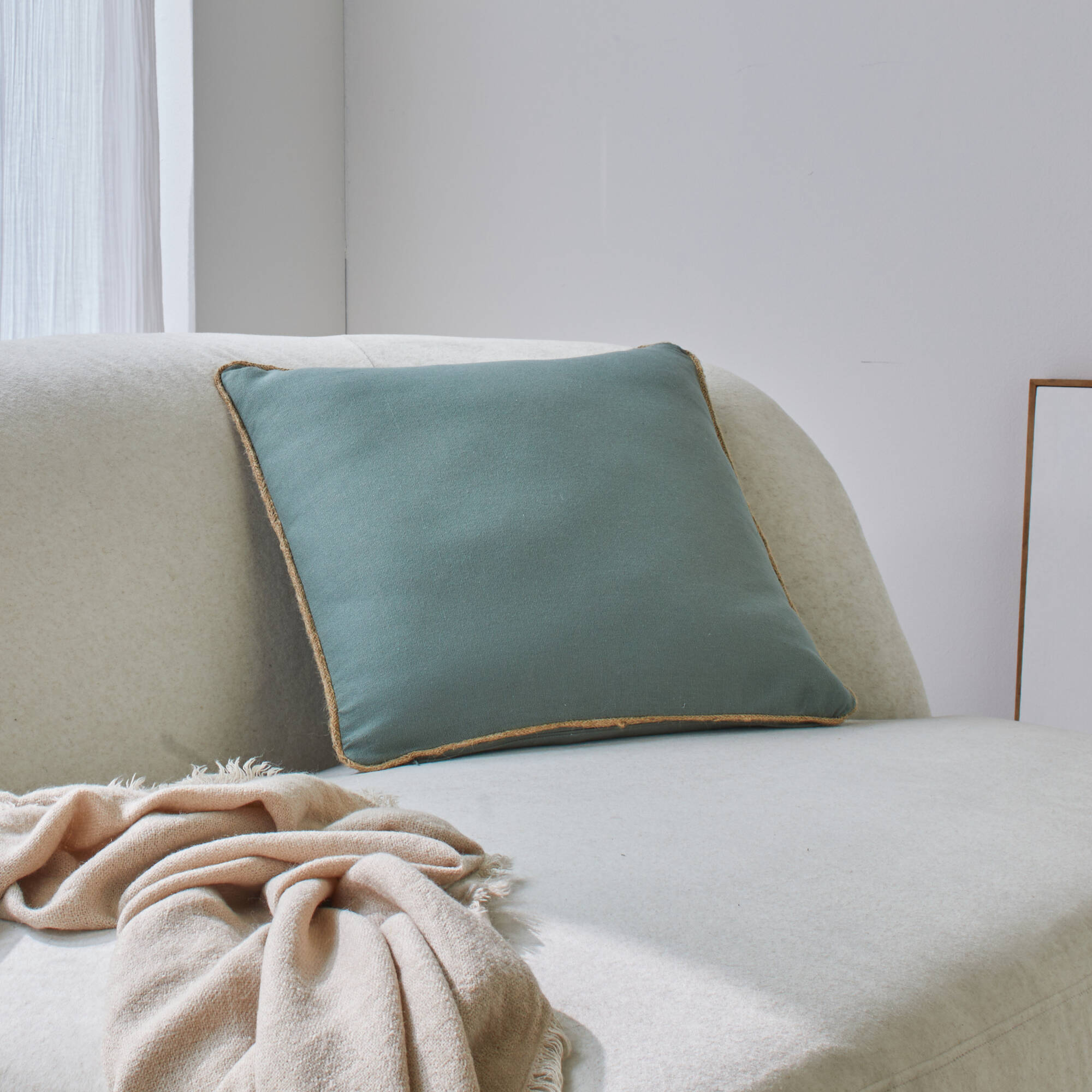 Coussin uni biais en jute