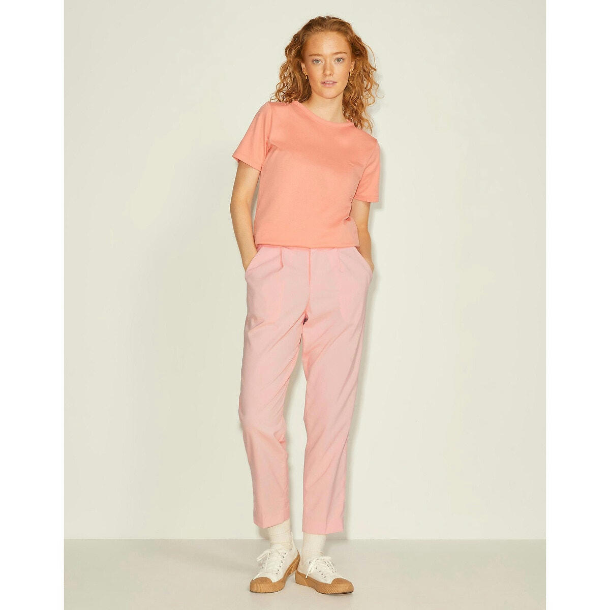 Pantalon droit à pinces, taille haute