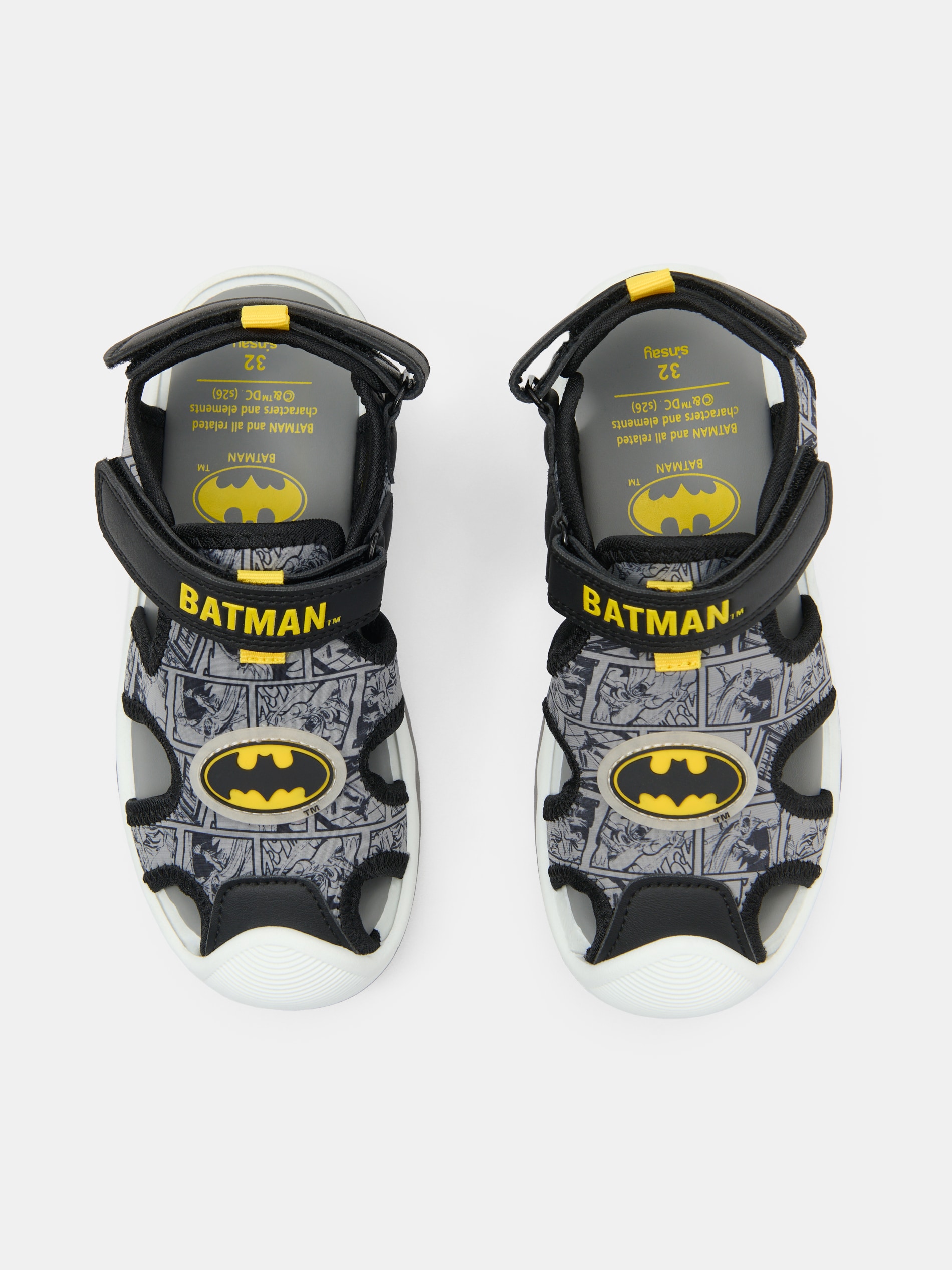 Sandały ze świecącą podeszwą LED Batman