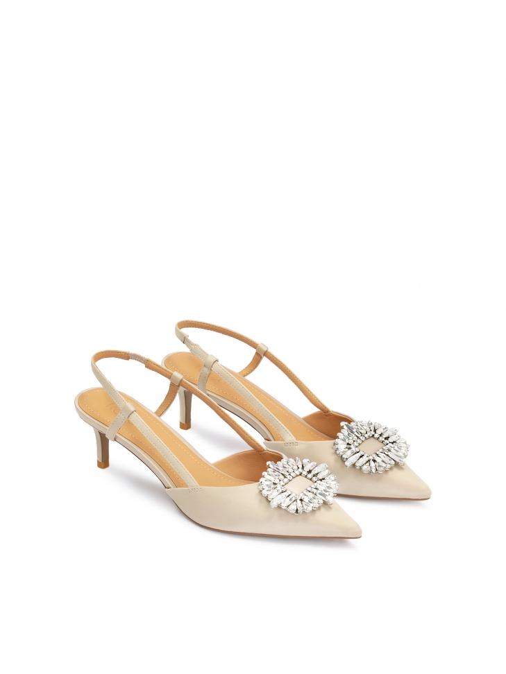 Ladies’ luxurious wedding day pumps on a low heel
