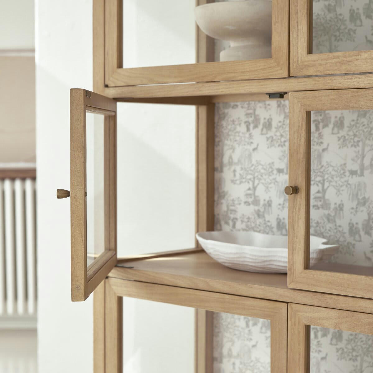 TANA - Vitrine large en chêne