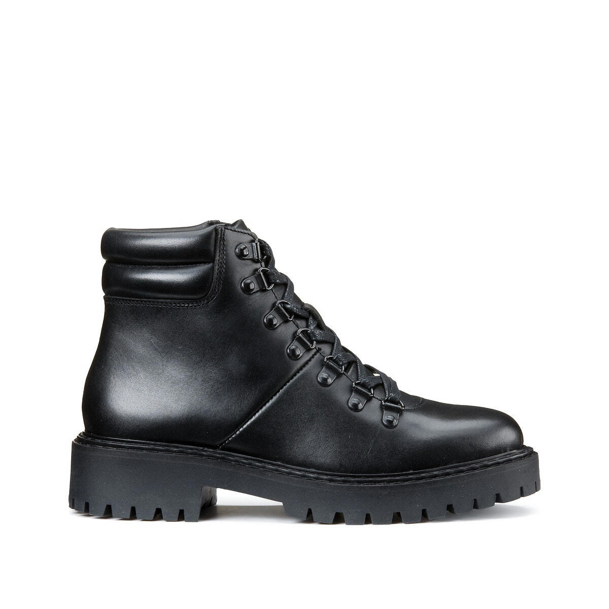 Bottines style montagne en cuir, semelle crantée