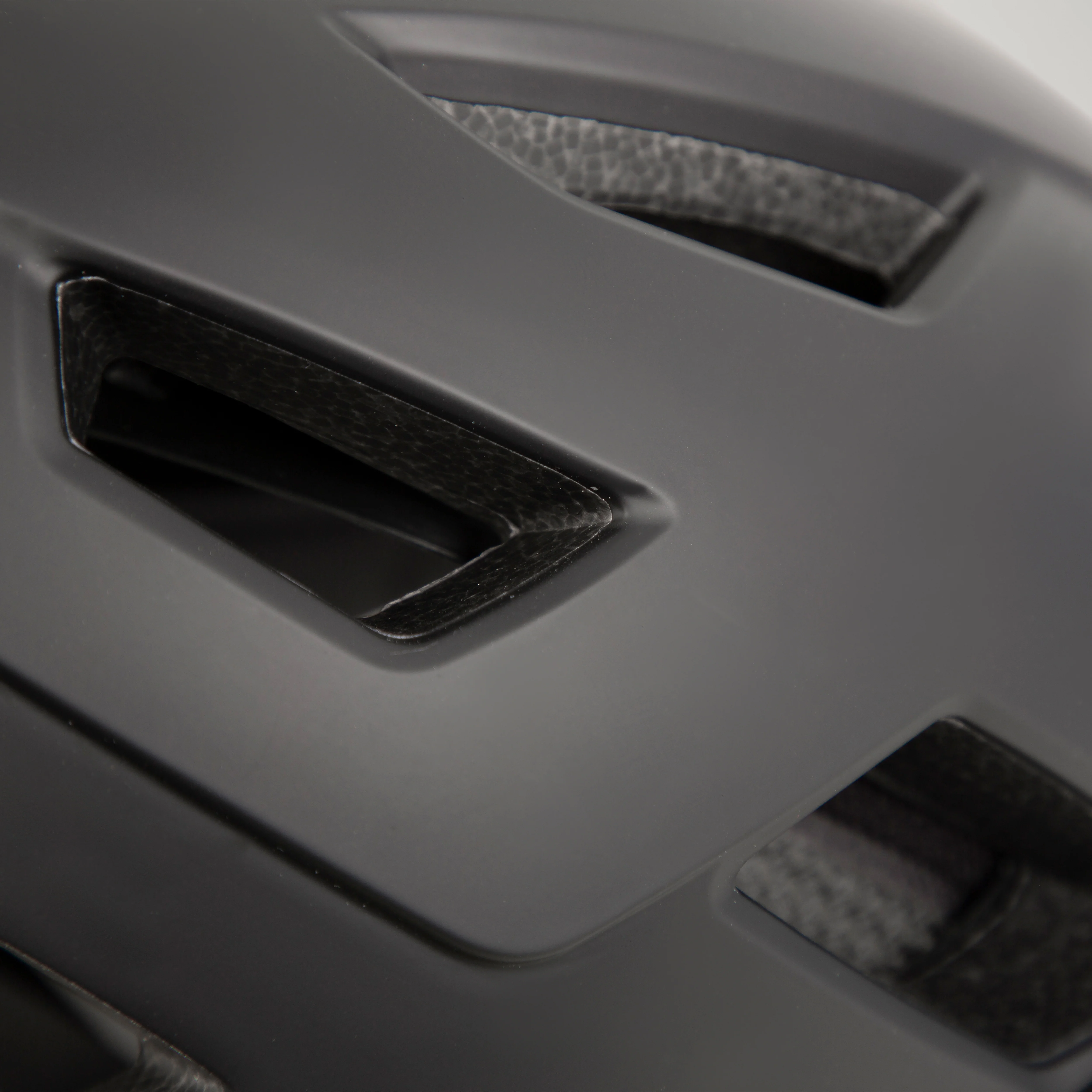 Hummvee Plus Mips® Helmet - Black