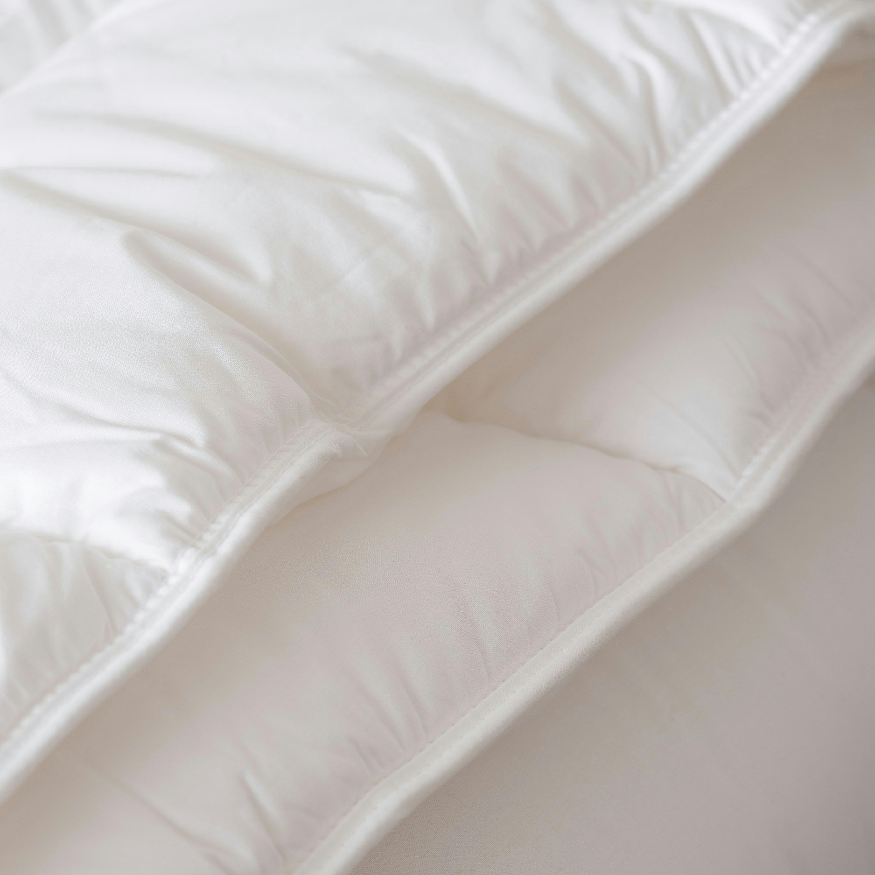 FUJI - Couette hiver synthétique blanc 240 x 220 cm