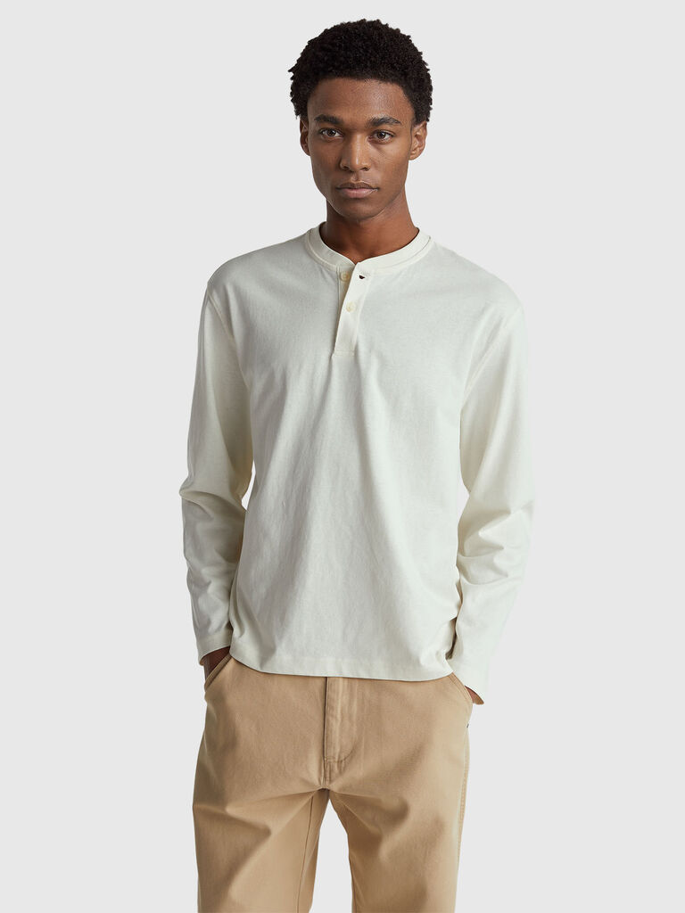 T-shirt with Henley collar