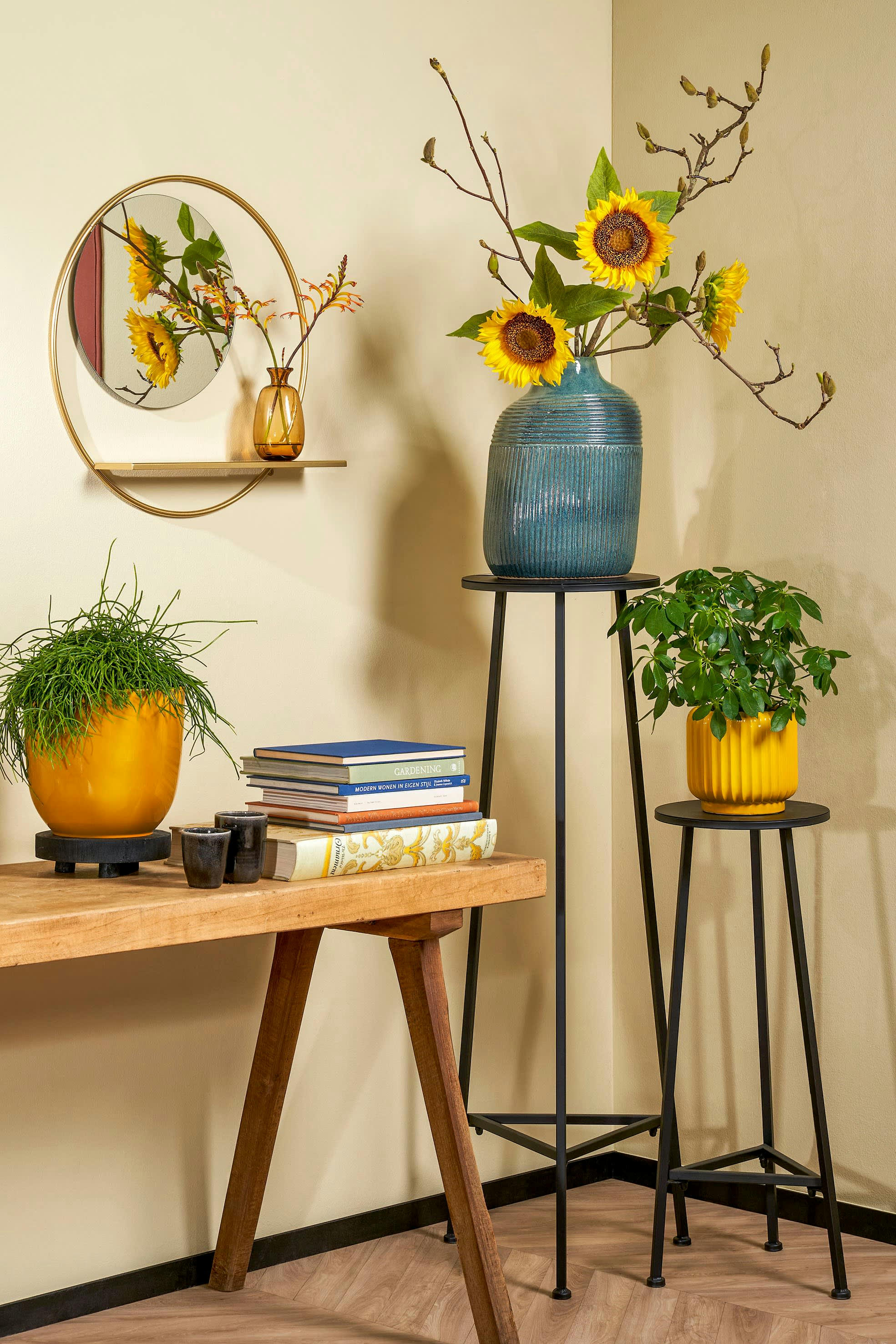 - Table d'appoint en métal noir H120